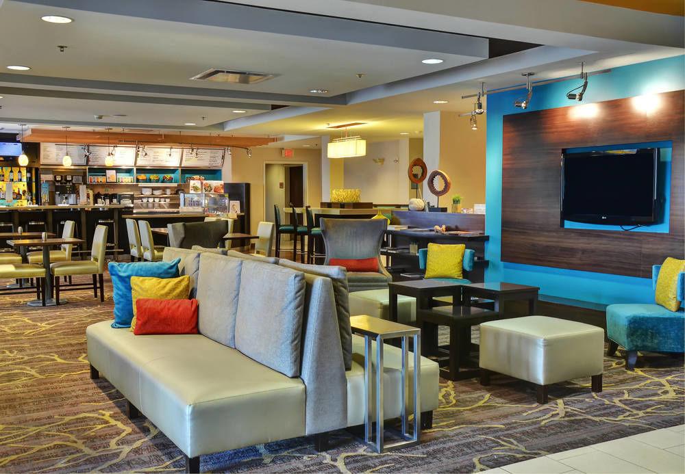 Courtyard By Marriott Indianapolis South Hotel Екстериор снимка