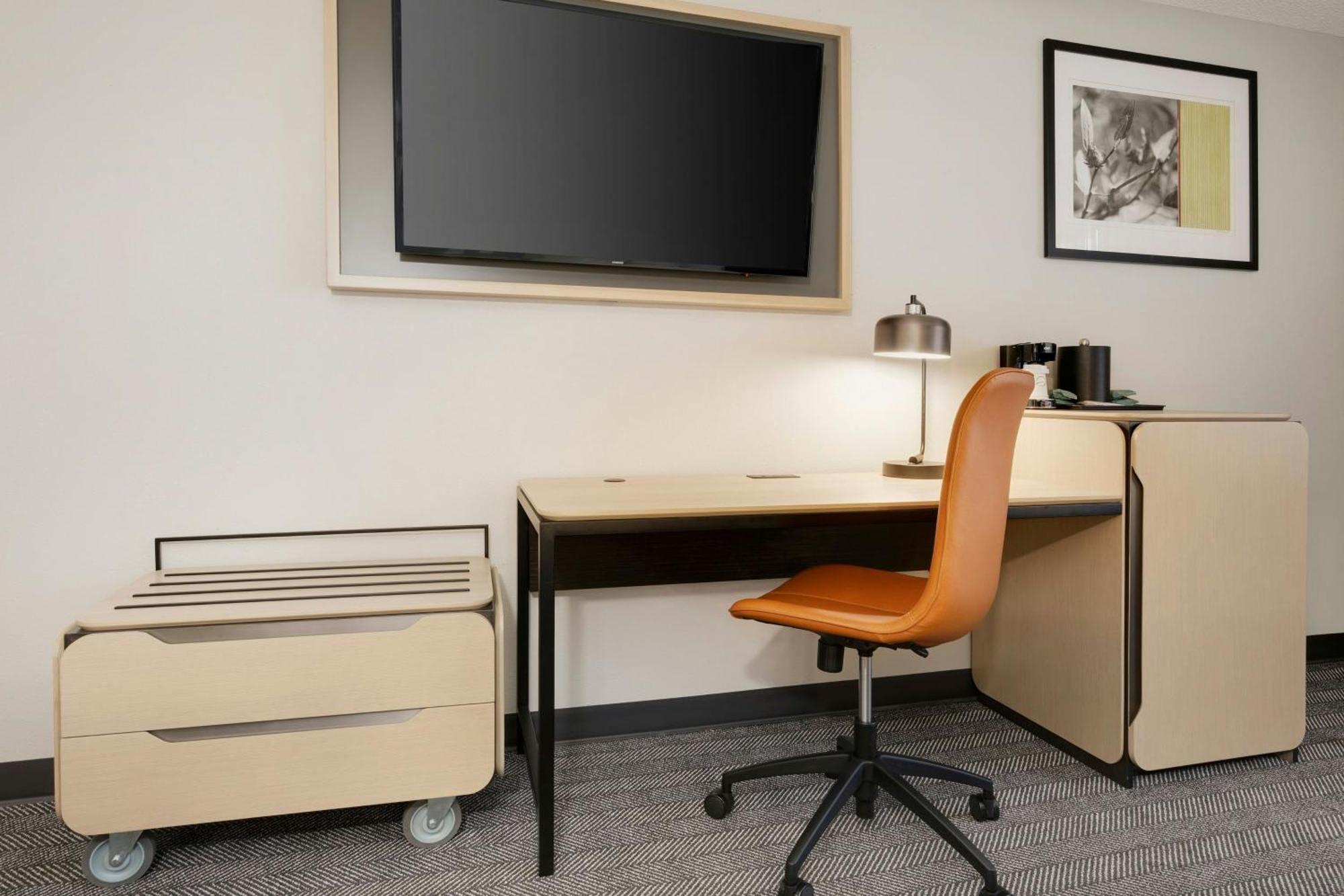 Courtyard By Marriott Indianapolis South Hotel Екстериор снимка