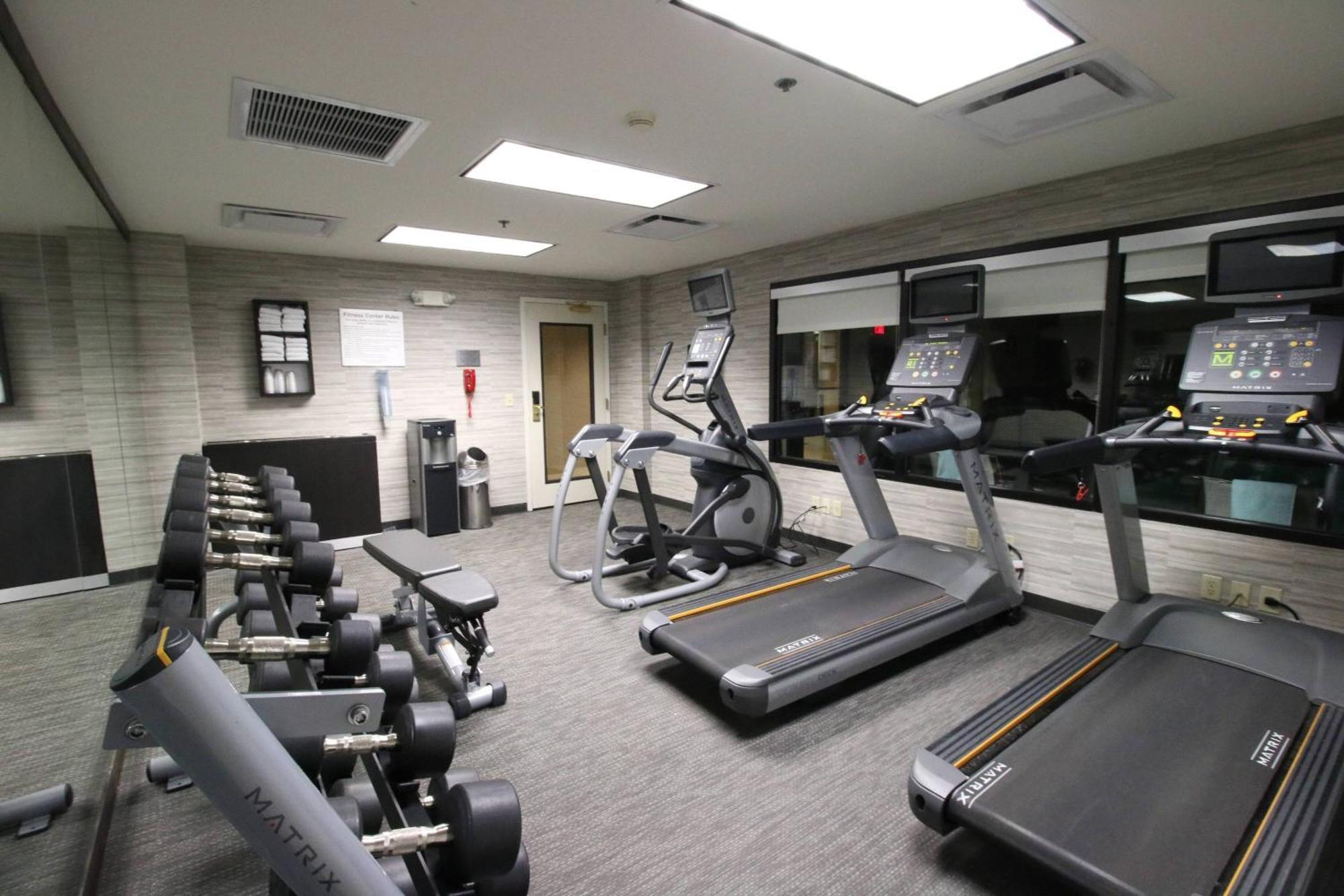 Courtyard By Marriott Indianapolis South Hotel Екстериор снимка