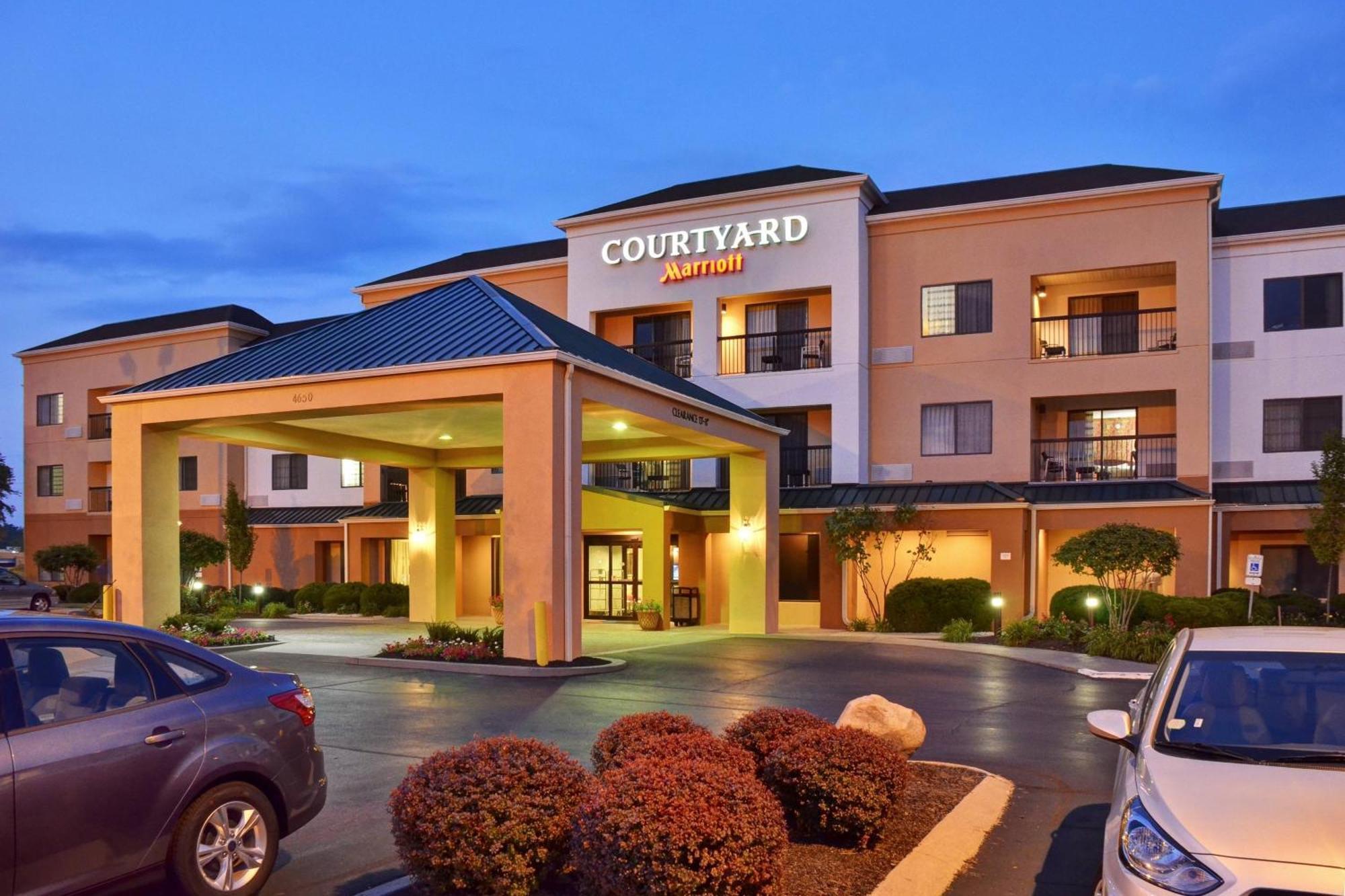 Courtyard By Marriott Indianapolis South Hotel Екстериор снимка