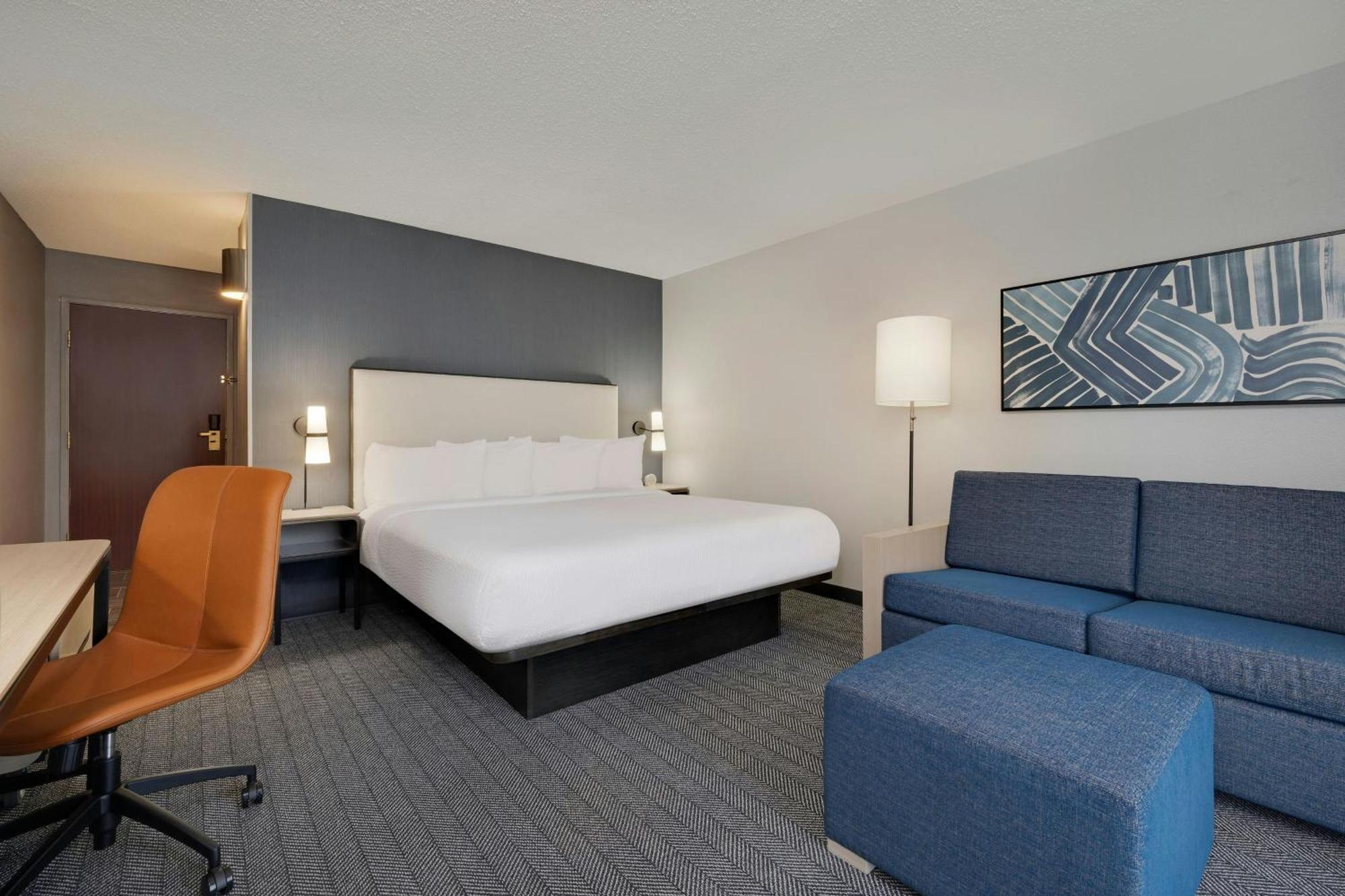 Courtyard By Marriott Indianapolis South Hotel Екстериор снимка