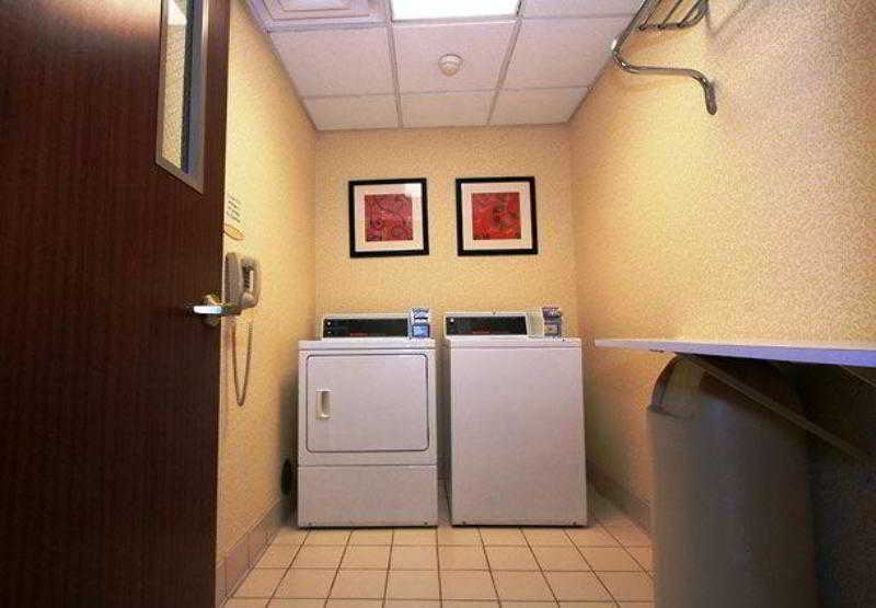Courtyard By Marriott Indianapolis South Hotel Екстериор снимка